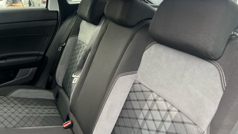 Volkswagen Taigo 1.0 TSI 110 R-Line 5dr DSG Petrol Hatchback